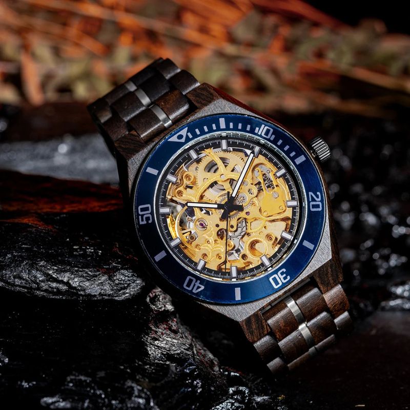 Herren Automatik Holzuhr Skelett – Blaue Glut Herren Automatik Holzuhr Skelett – Blaue Glut