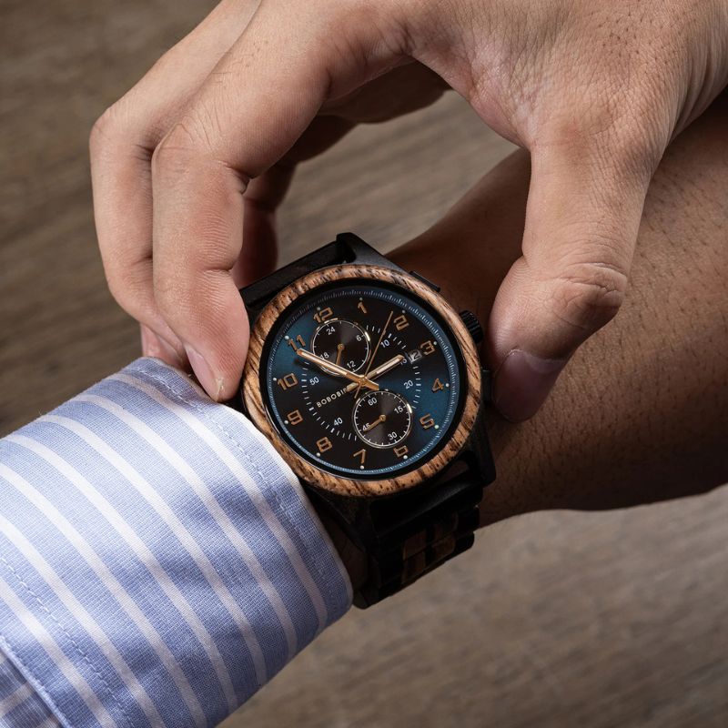 Herren Holzuhr Chronograph aus Ebenholz & Zebranoholz – Nachtwald Herren Holzuhr Chronograph aus Ebenholz & Zebranoholz – Nachtwald – Bild 3