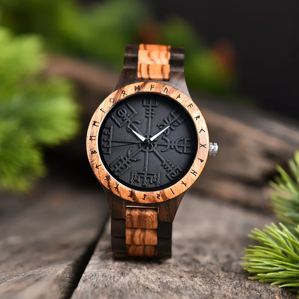 Holzuhr Herren – Nordischer Kompass Black Edition Holzuhr Herren – Nordischer Kompass Black Edition