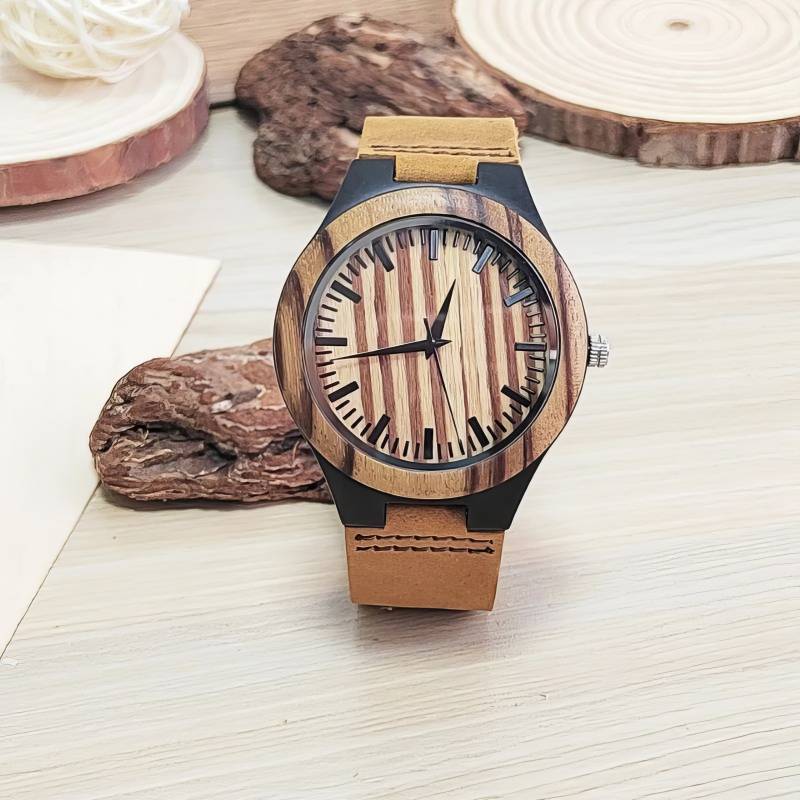 Holzuhr Unisex mit Lederarmband – Naturstreifen Holzuhr Unisex mit Lederarmband – Naturstreifen
