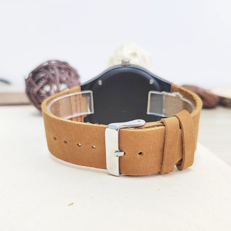 Holzuhr Unisex mit Lederarmband – Waldgrün Holzuhr Unisex mit Lederarmband – Waldgrün